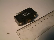 MIKRÓKAPCSOLÓ 351384